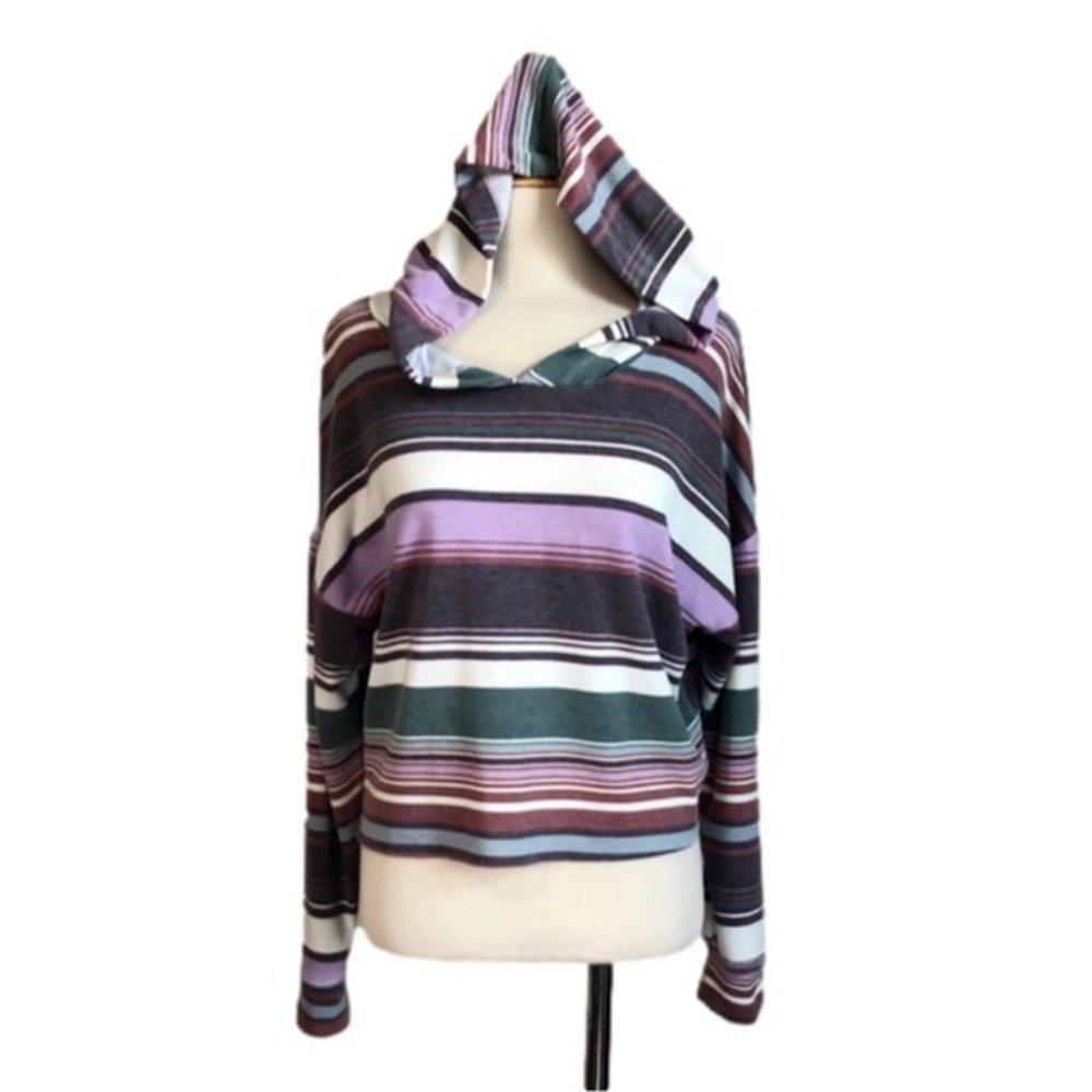 FITZ & EDDI (Buckle) Medium Striped Cropped Long‎ Sleeve Lightweight Hoodie